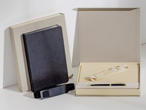 MOCO 타임리스 2025 레더밴드 다이어리제작 L Set 고급 선물용 자석케이스 메탈볼펜 포함 대표이미지